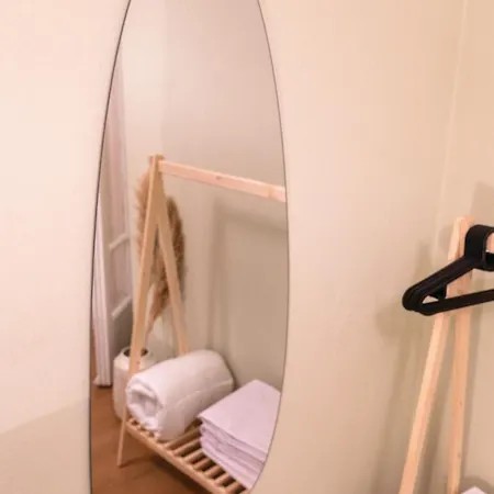 New Stylish 2bd With Balcony *