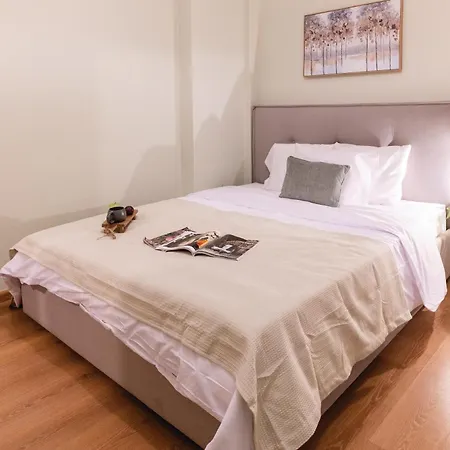 New Stylish 2bd With Balcony