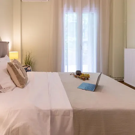 New Stylish 2bd With Balcony アパート テッサロニキ