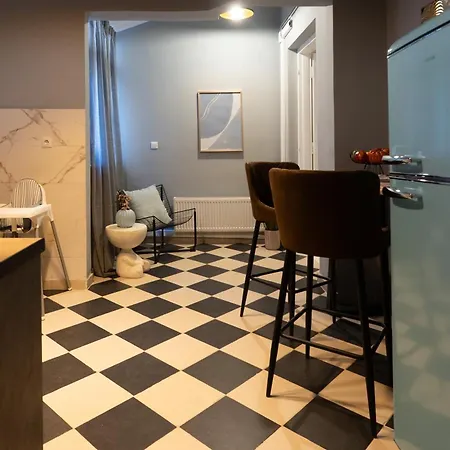 New Stylish 2bd With Balcony アパート テッサロニキ