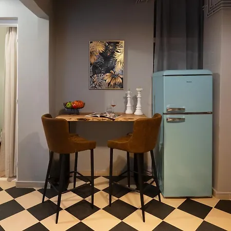 New Stylish 2bd With Balcony アパート *