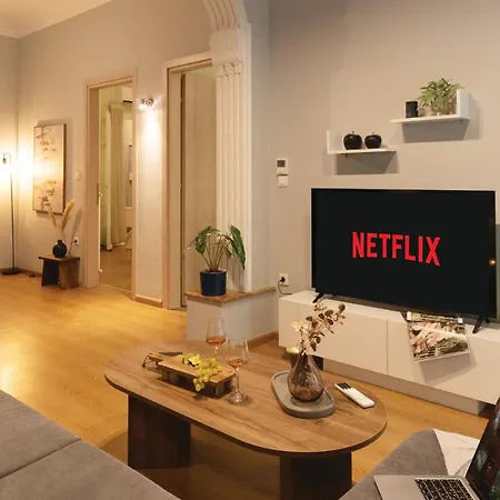 New Stylish 2bd With Balcony アパート