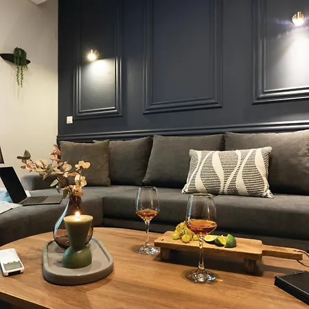 New Stylish 2bd With Balcony アパート